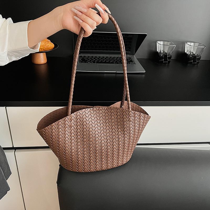 New woven bag single shoulder bucket bag women's high-end sense exquisite hand carry small bag versatile commuter underarm tote bag