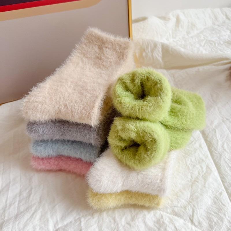 Women Coral Velvet Floor Socks Fluffy Pure Color Medium Tube Elastic Sleep Plush Sock