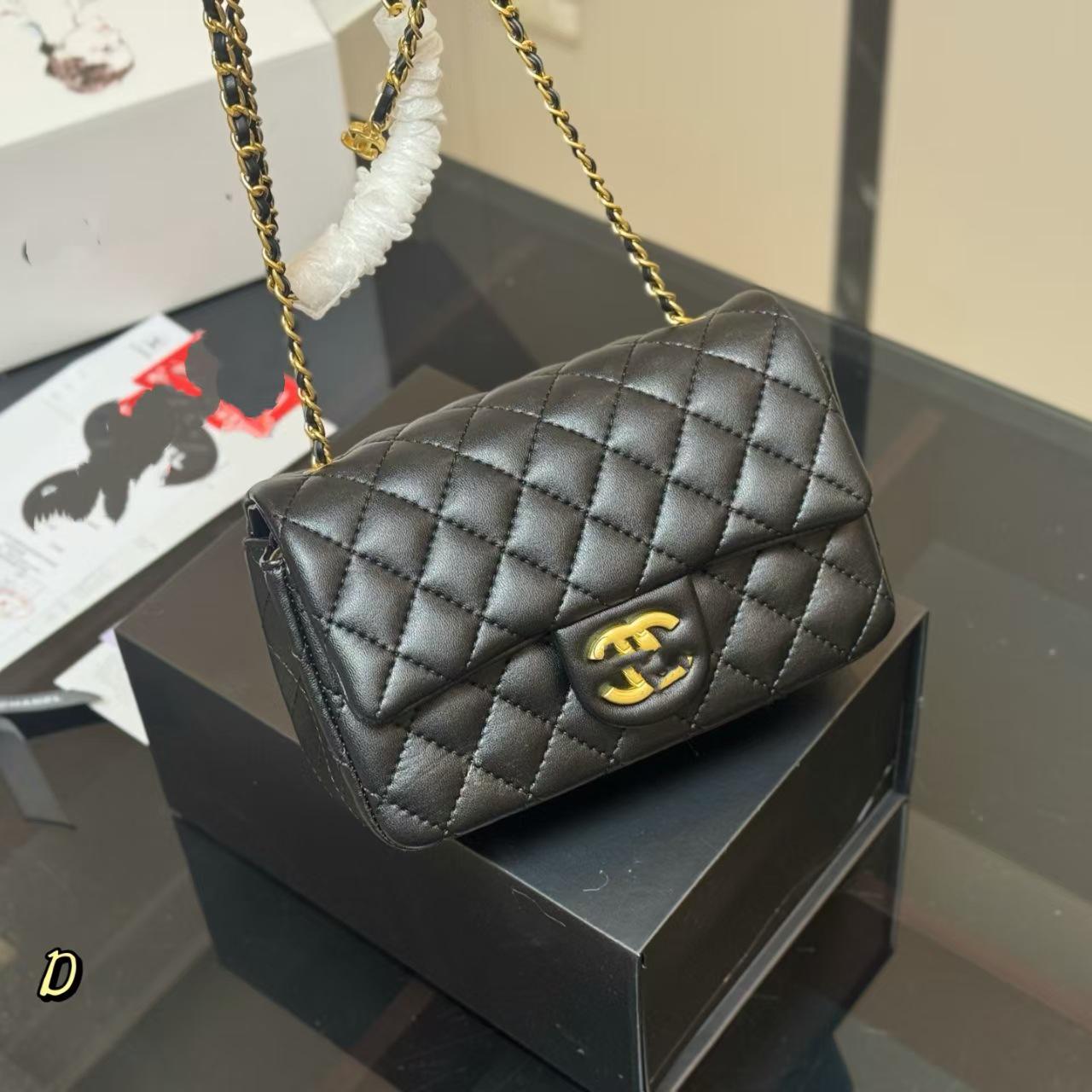GearUp AutoMoto Crossbody Lamswollen Handtas - Gouden Bal Accent, Klassieke Stijl 20x12 zwart