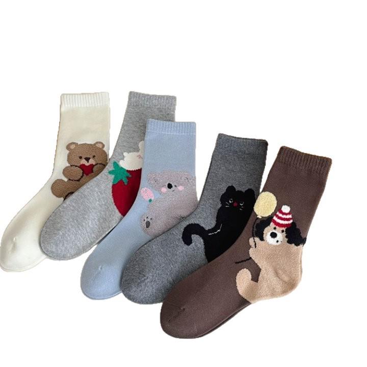 Autumn/Winter Flocked Animal Cartoon Cotton Mid-Calf Socks: Cute Preppy Style for Women and Girls