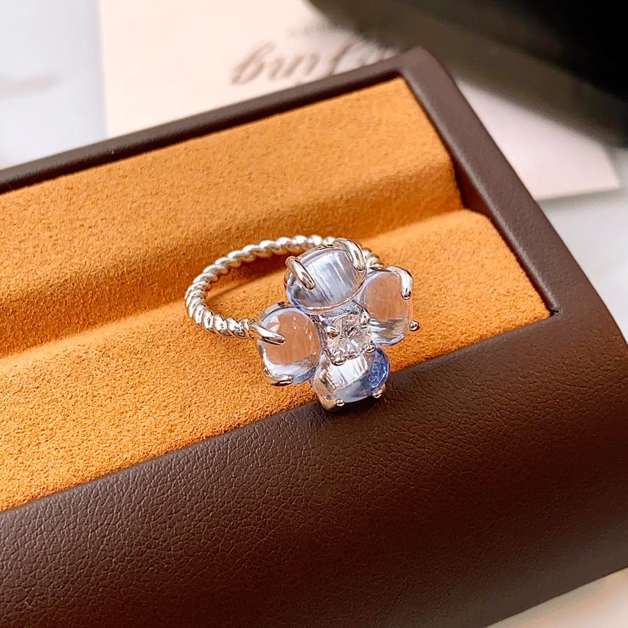 Elegant Zirconia Four-Leaf Clover Ring - Chic, Luxurious, and Versatile Design for a High-End Look