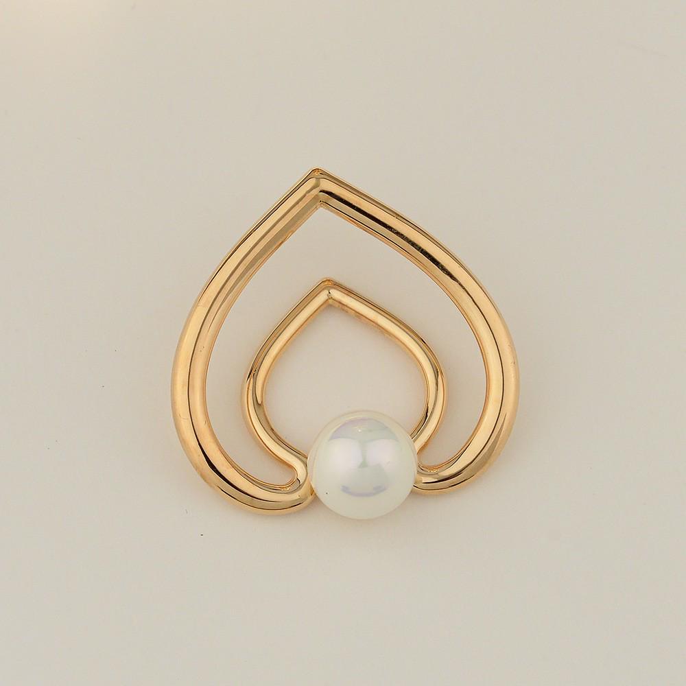 

Футболка-кардиган с узлом и металлической брошью: Шарф и шаль двойного назначения