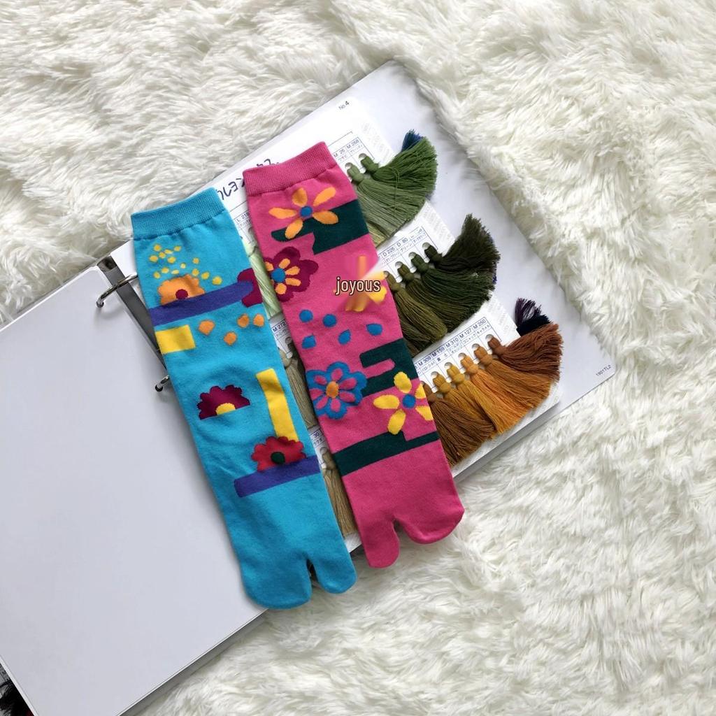 Trendy Japanese Multi-Color Jacquard Floral Tabi Socks - Cute Split-Toe Mid-Calf Design