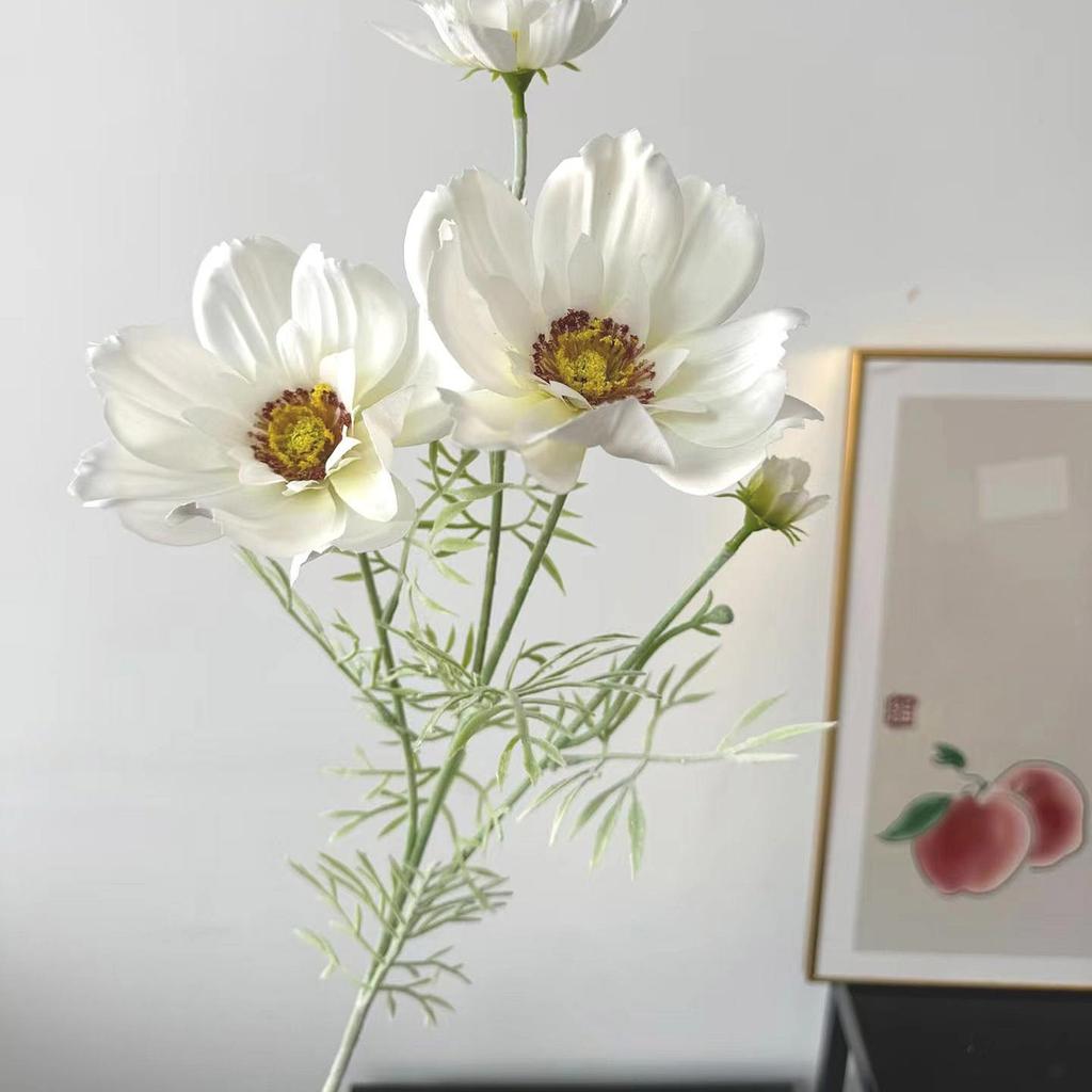 Weiße Hochzeitskapelle Decke Seidenblumen-Dekoration & Gangläufer