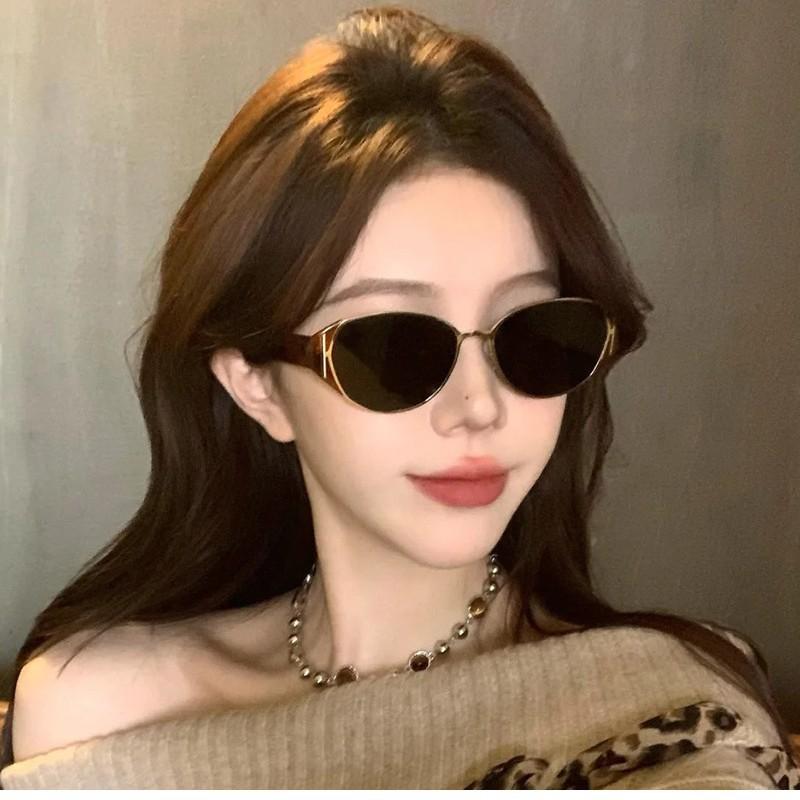 2PCS  Girl Retro Cat Eye Sunglasses Women High-end Metal Travel Sunglasses Square Face Makes Her Look Thin