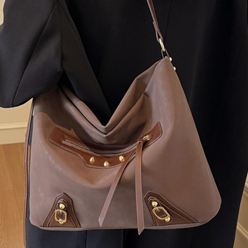 Retro, Casual, Fashionable, Large-capacity Tote Underarm Single-shoulder Crossbody Bag for Commuting To Work