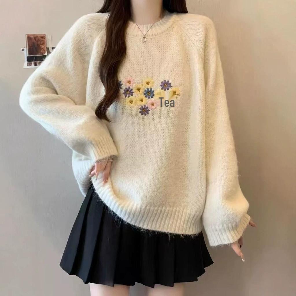 Women's 3D Flower Embroidered Knit Pullover - Soft, Warm, and Stylish for Autumn/Winter
