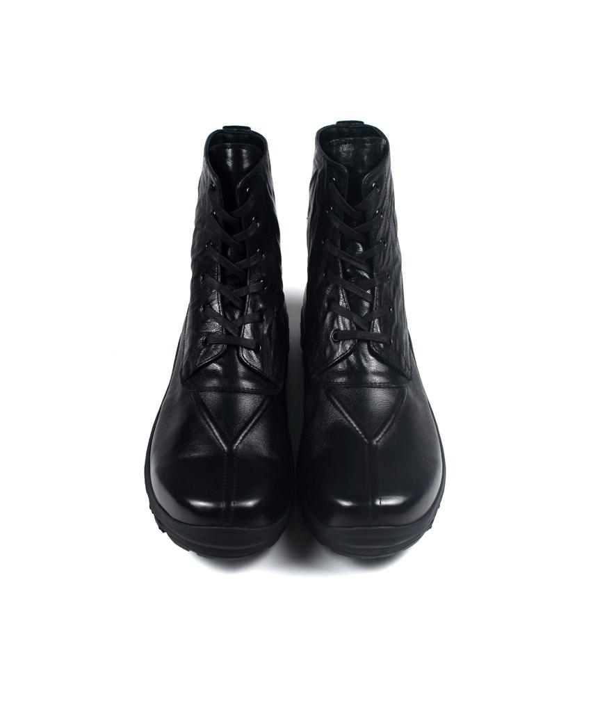 Yowe Umon, Black