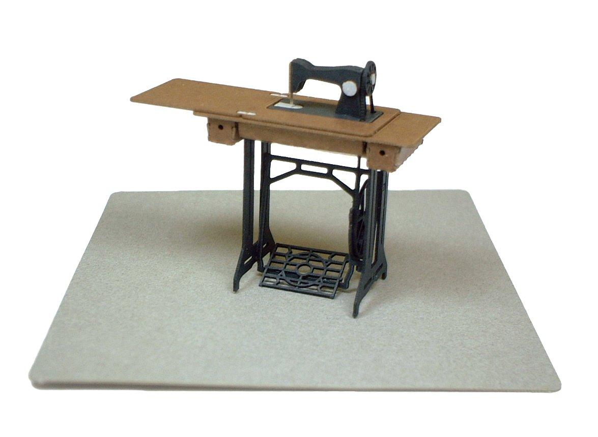 Sankei Miniature Art Petit Sewing Machine MP01-34