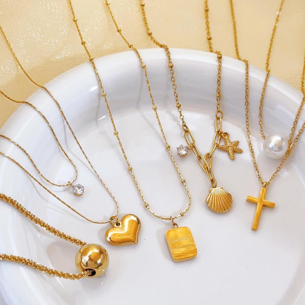 Złoty naszyjnik ze stali nierdzewnej: Elegancka, Wszechstronna, Nieblaknąca Biżuteria Damska