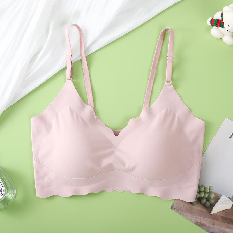 Seamless Wire-Free Nude Comfort Plus Size Sports Bra with Beautiful Back Design