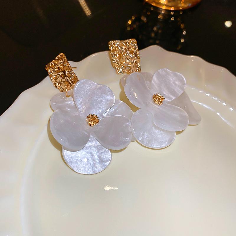 Stylish Fashion Jewelry Earrings Silver Needle Acrylic Flowers Earrings for Women Fine Stud Earrings