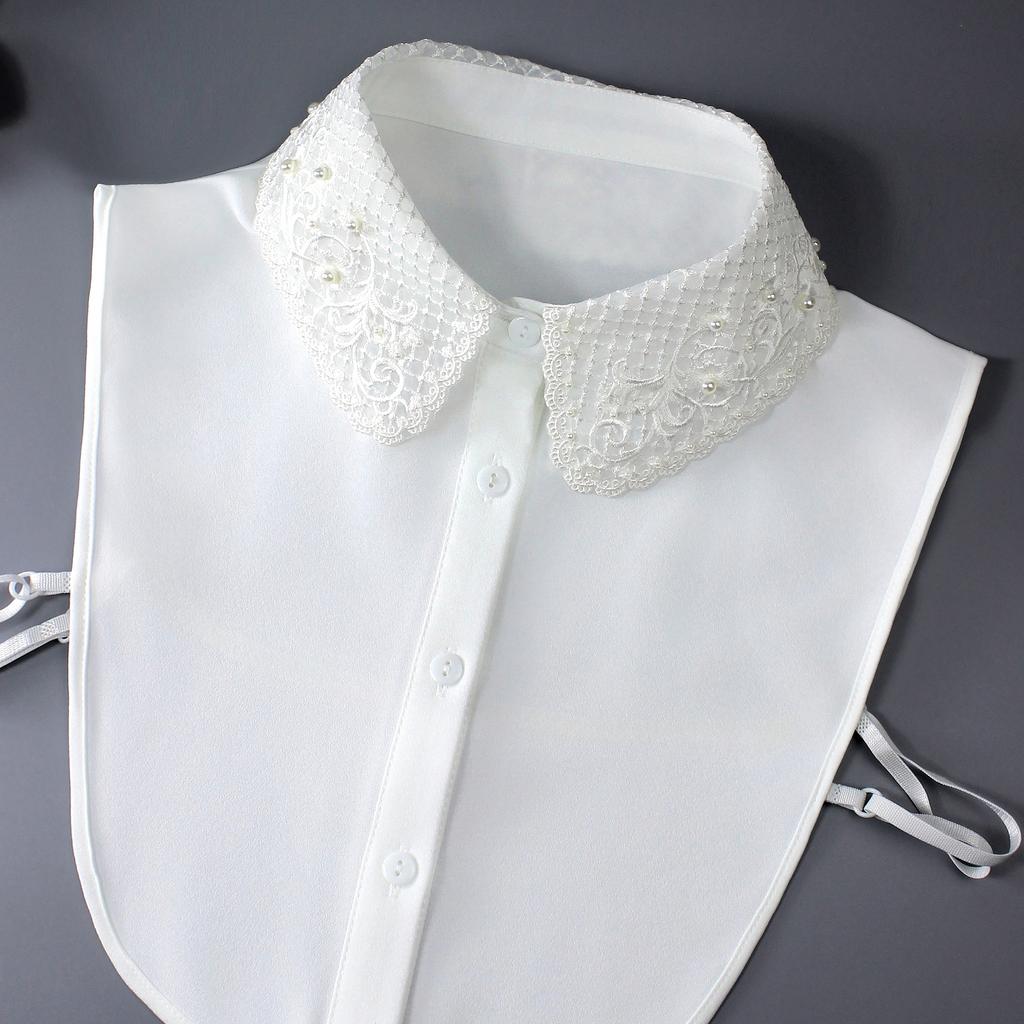 1 stk dame rutete volangkrave med perlebesatt dukkekrage, blonder og blomsterdekorasjoner, egnet for å matche med