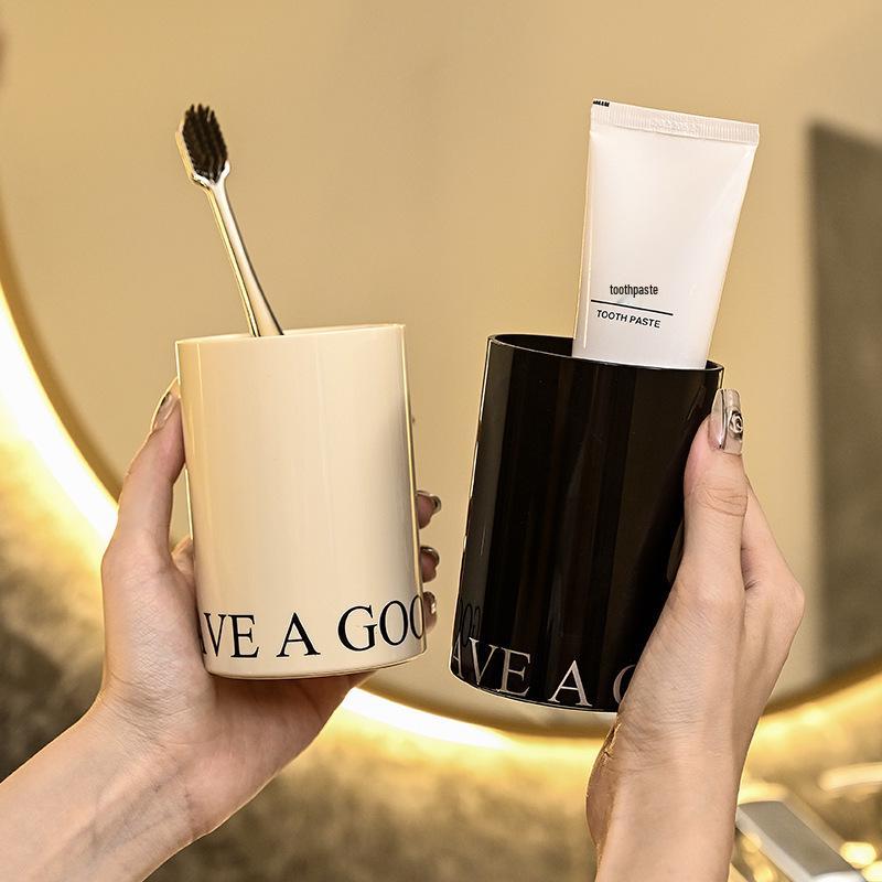 Luxury Plastic Mouthwash & Toothbrush Holder Cup - Round Design for Children & Couples