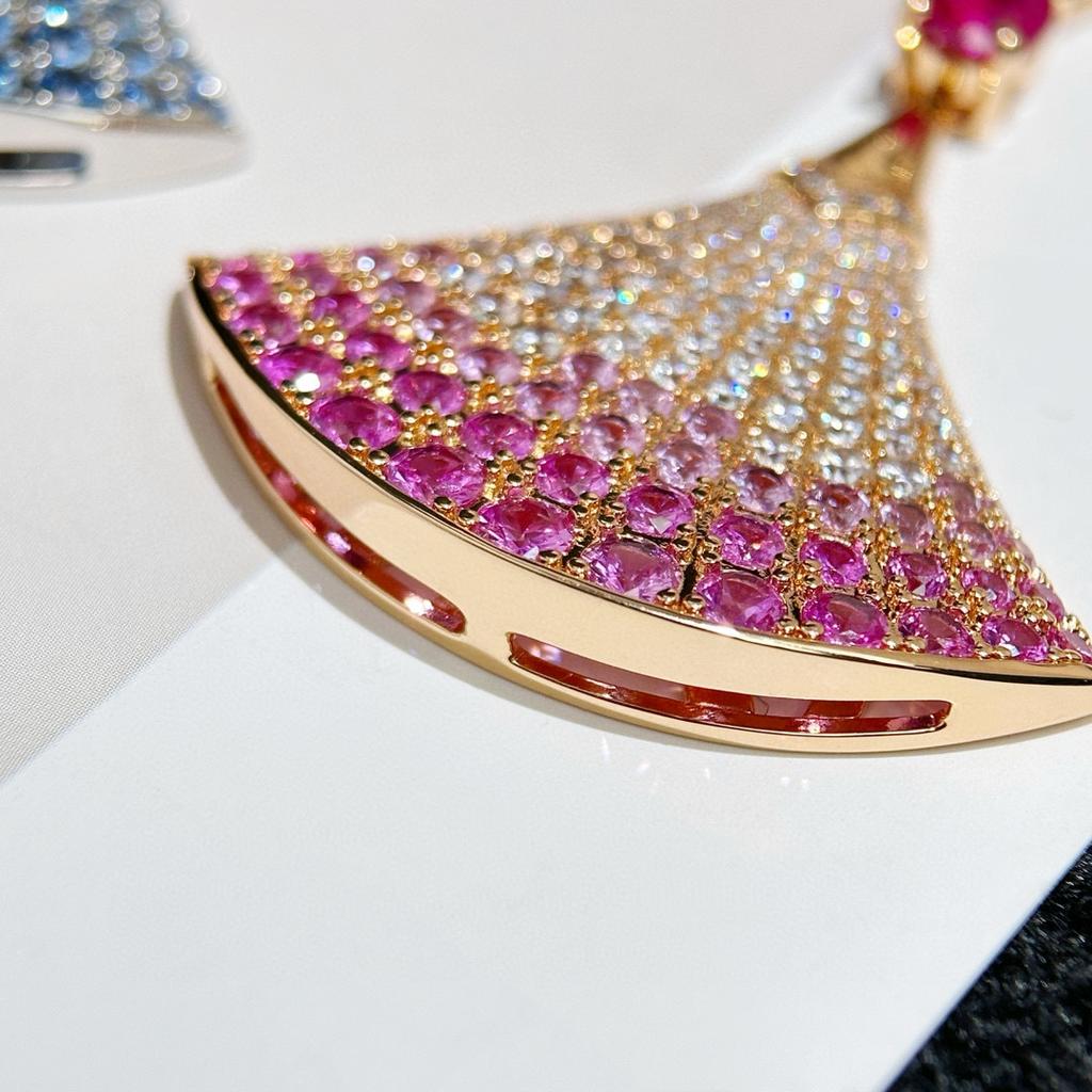 Latest Hot Brand Vintage Women's Necklace Luxury Jewelry For Women Pure 925 Silver Skirt Shape Designer Pendant Chain Necklaces