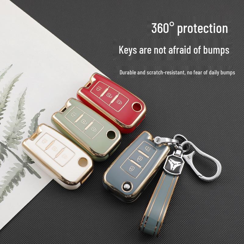 Gold-Edged TPU Key Case for Dongfeng Venucia D60/T70/M50V - Soft Rubber, 3-Button Protection for Men & Women