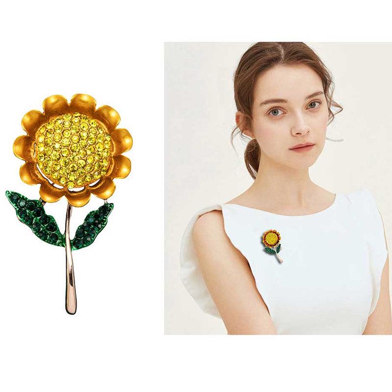 European and American Golden Rhinestone Sunflower Brooch – Versatile Clothing Accessory Zhenyao Accessories