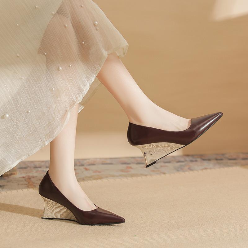 75001 [Schafsleder] High Heels Damen Keilabsatz Frühling 2025 neu spitz zulaufend Temperament Retro Pendlerschuhe