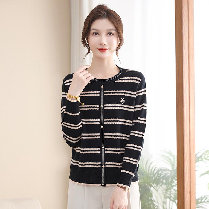 

2026 Spring Women s Striped Knit Long Sleeve Sweater - Lightweight Base Layer for Early Autumn. M (Recommended 95-105 kg) чёрный