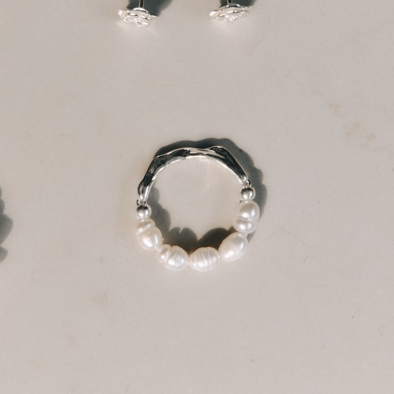 Enuff (silver 925) Half Pearl Ring