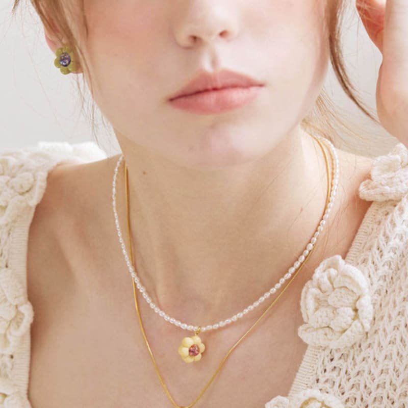 luvinball Daisy Snowball Pearl Necklace