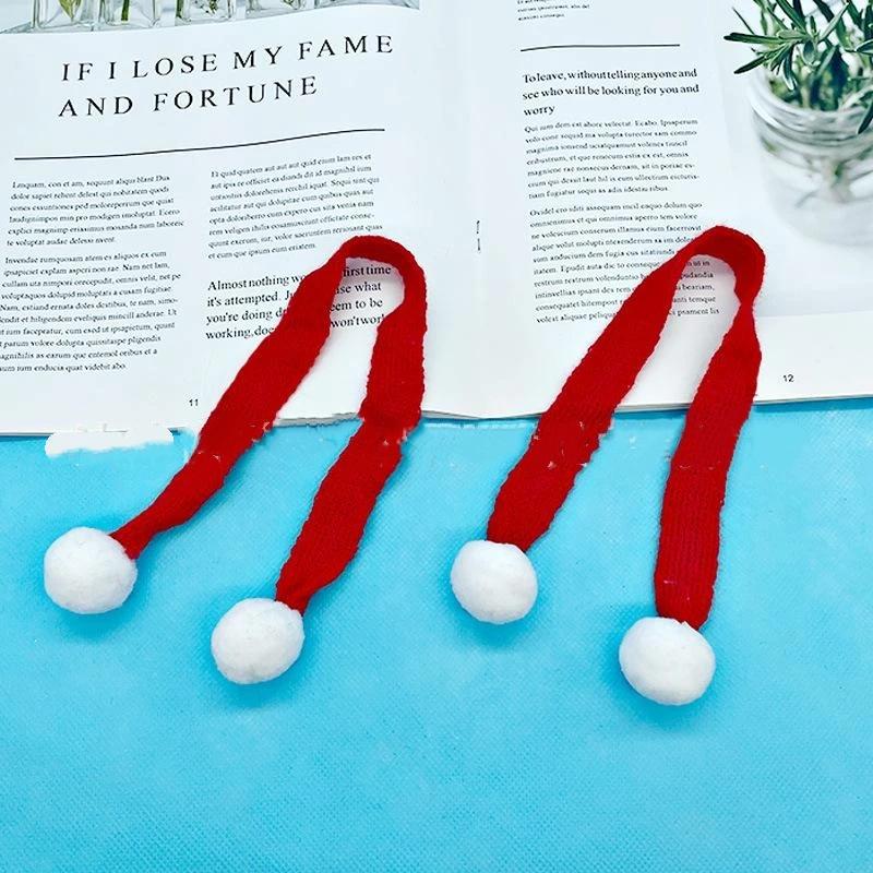 Mini pletené vánoční čepice Santy s měkkými bambulkami v různých barvách pro DIY panenky, vánoční večírky a dekorace