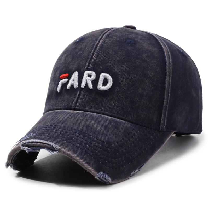 

Стильная и необычная вышитая бейсболка: Смелое модное заявление темно-синий