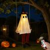 Halloween-Eingangsbereich Dekoration Hängende Schaukel Geist Dekoration, Leuchtend Große Schaukelnde mit Beleuchtetem Veranda Hexenhut Und Gestreiften Beinen für den Garten