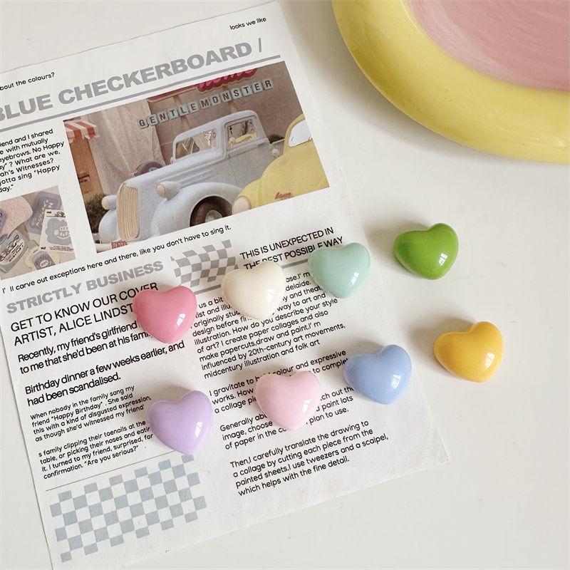 Dopamine Colored Heart-shaped Magnetic Refrigerator Sticker with Colorful Polaroid Photos, Magnetic Nails, Three-dimensional Hole Board Decoration