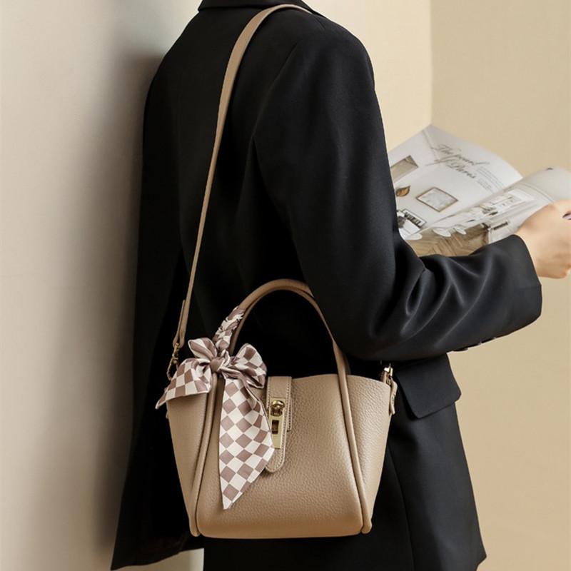 Premium vegetable basket bag 2025 new niche portable women's bucket bag large capacity shoulder messenger women's bag