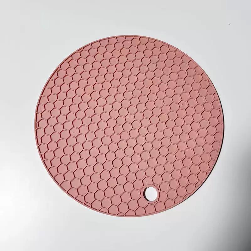 4pcs Multicolor Silicone Honeycomb Heat-Resistant Pads - Durable & Stylish Kitchen Mats for Pots, Bowls, and Placemats, Perfect