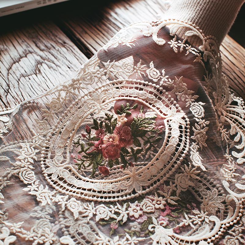 Classic Style Lace Placemat Embroidered Table Surface Cloth Dining Room Decorative Table Furniture Mats Party Wedding Antique Coffee Coasters