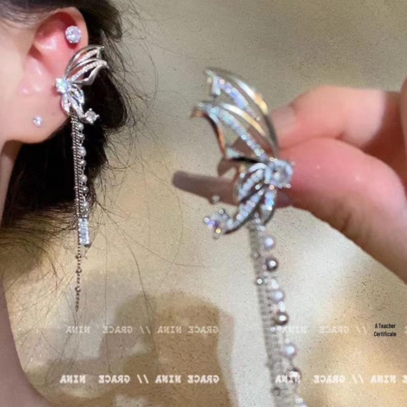 Koreańskie Klipsy na Uszy dla Nieprzekłutych Uszu – Modny Chwost i Perłowy Motylkowy Design dla Kobiet