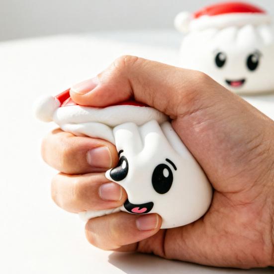 Kreslená Expression Knedlík Mačkací Hračka Santa Klobouk Dušený Bochník Fidget Hračka Úleva od Stresu Mačkací Těsto Míč Relaxační Decompresní Nástroj