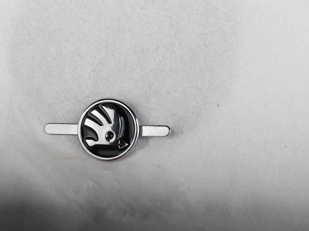 HIAQ2 For Skoda VRS Octavia Fabia Kamiq Super Rapid Yeti VII 3D Metal Car Styling Mini Emblem Badge Decoration Auto Refit Accessories