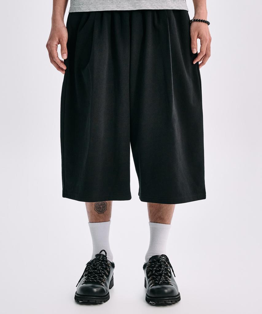 TAKEASY One-Pleat Dual-Pocket Sweat Shorts (Black)
