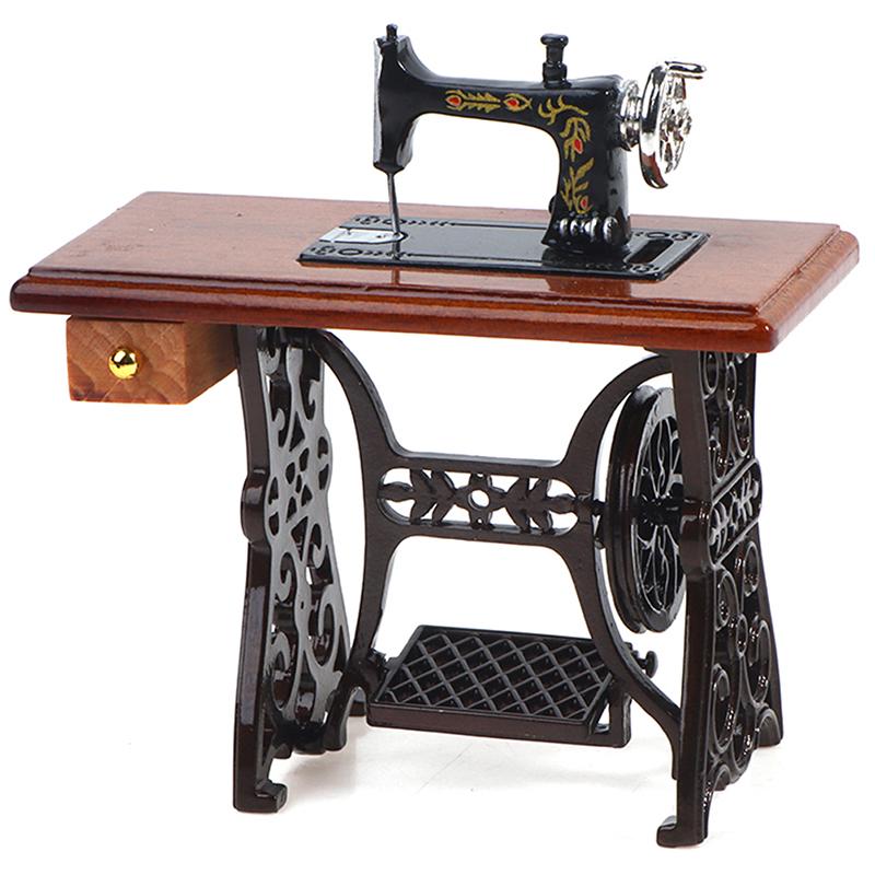 Decoración de casa de muñecas Muebles en miniatura Máquina de coser de madera Juguete con hilo