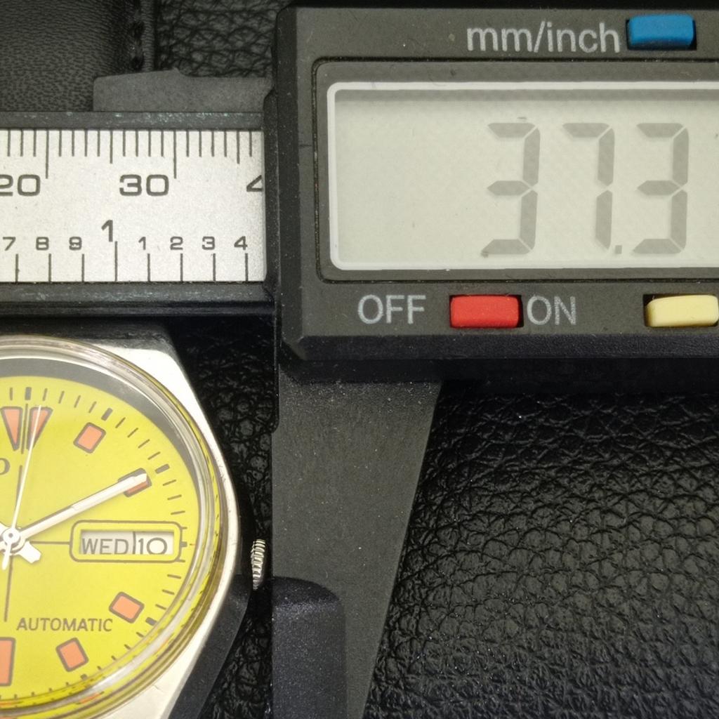 SEIKO 5 AUTOMATIC VINTAGE JAPAN 6319A MENS YELLOW COLOR DIAL WATCH a702704-1 R210-a702704