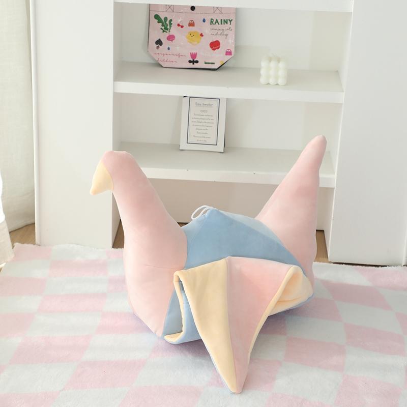 Zachte Kleur Gevouwen Papier Kraanvogel Knuffel Origami Kraanvouwen  Goede Wens  Vogels Brengen Geluk Kussen Voor Kinderkamer Decoratie Kussen about 20-22cm