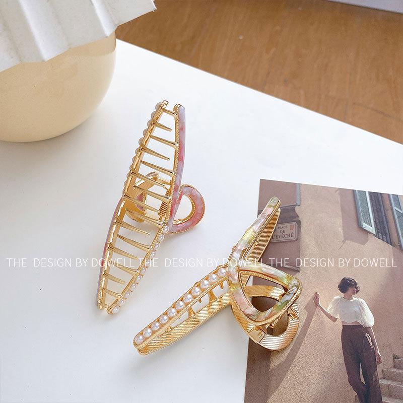 Dohui Eyecatching Large Hair Claw Clip In Elegant Floral Designs For Women Modern