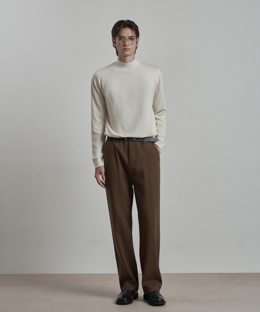 WORK ON BODY OFF Kor Semi-Overfit Mock Neck Knit [Ivory]