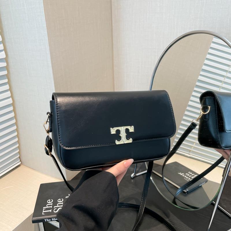 

Французская нишевая сумка женская 2025 осень и зима новая трендовая модная темпераментная на плечо маленькая квадратная сумка ретро простая сумка-мессенджер чёрный