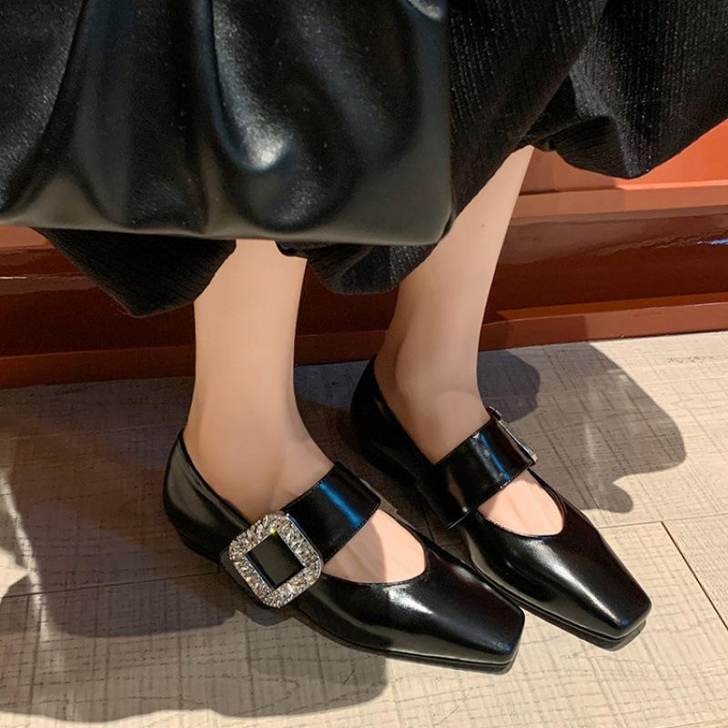 

New women s leather fashion single shoes square head low heel non-slip cowhide sole cowhide single shoes buckle patent leather small leather shoes 39 чёрный