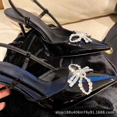 [Spot] 2025 nieuwe strik strass zwarte hoge hakken puntig sexy koninklijke zus met sandalen