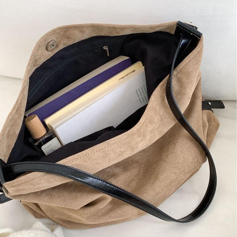 Nuova borsa tote grande capacità camoscio casual versatile borsa da pendolare donna retrò pelle morbida diagonale semplice borsa a tracolla