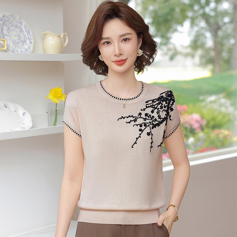 Chic Round Neck Embroidered Short Sleeve Knit Top for Mothers - Loose Fit Summer Wear for Middle-Aged Women