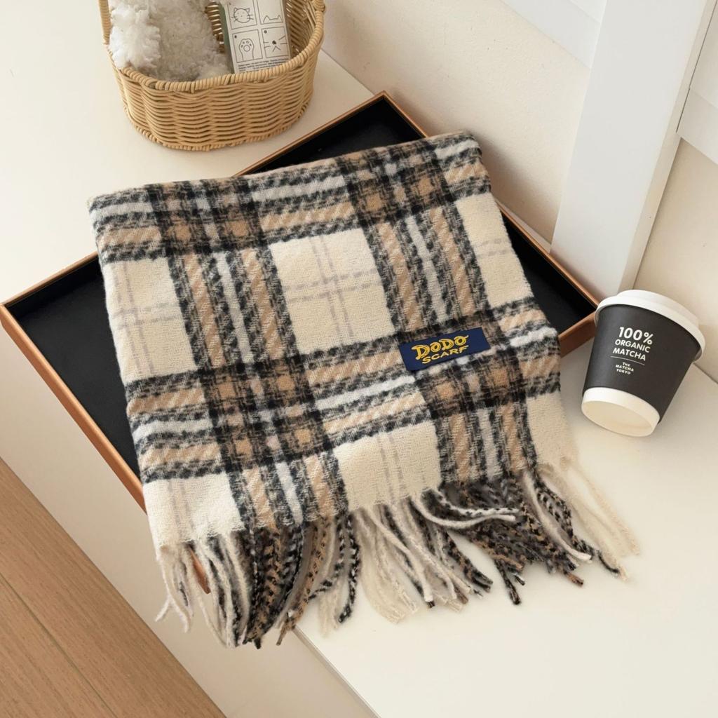 Korean version of the new plaid scarf women's autumn and winter atmosphere thickened warm retro imitation cashmere cold-proof scarf