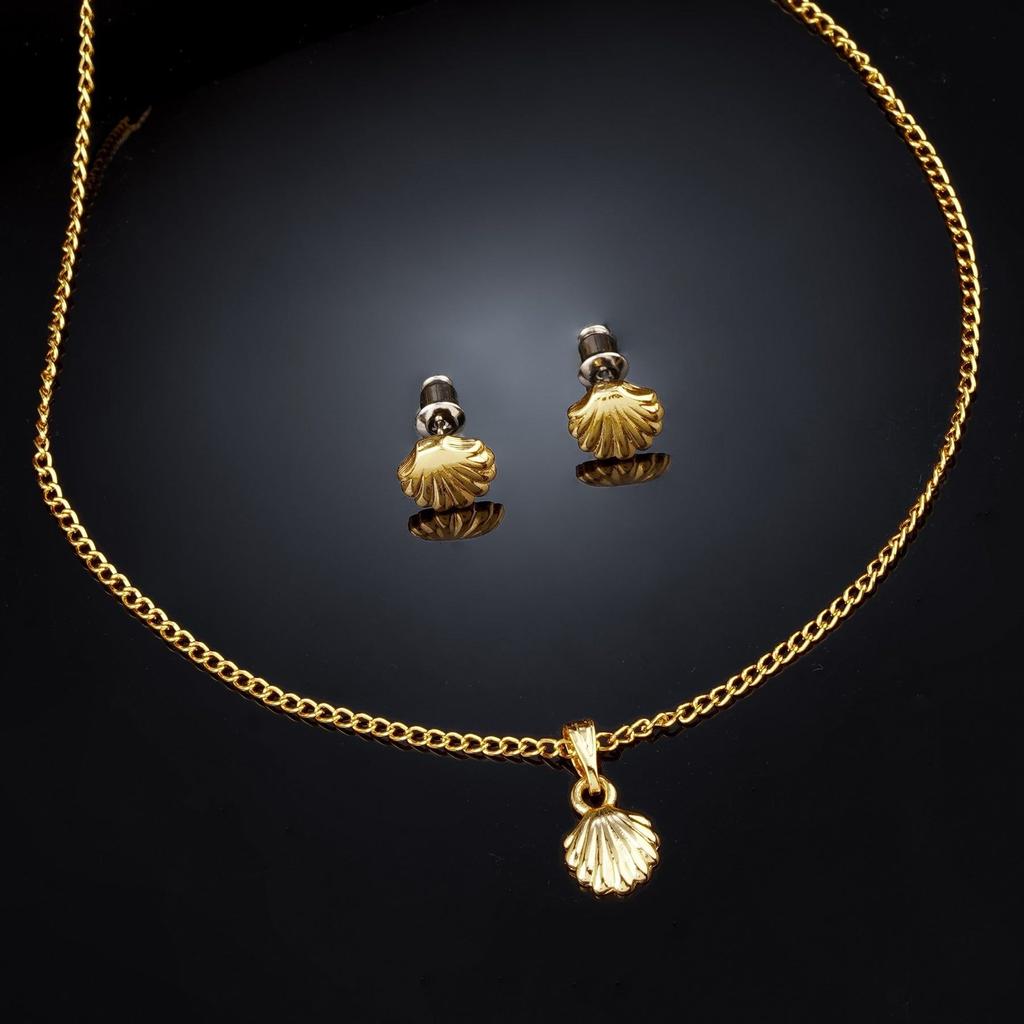 Dárkový moderní pozlacený náhrdelník z mušlí Atlantického zálivu