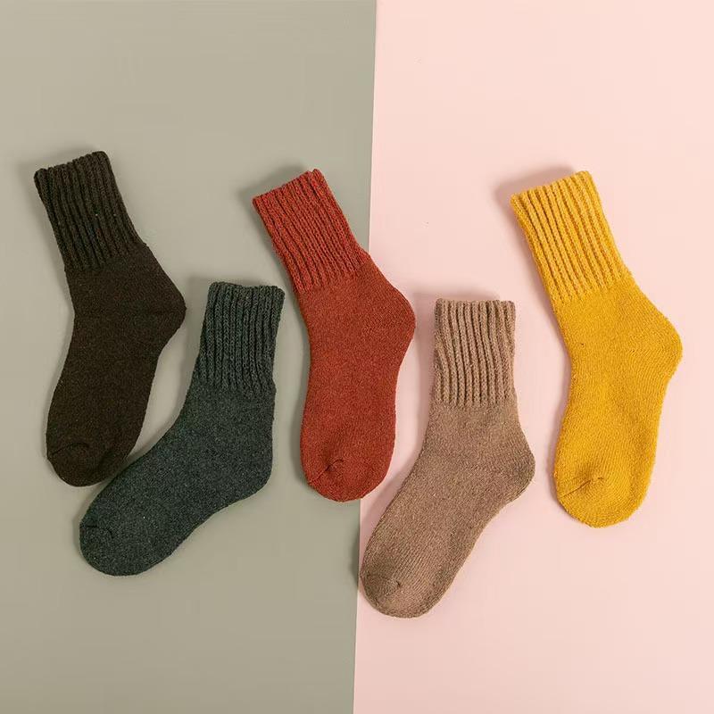 Unisex Solid Color Winter Socks, Thick Thermal Mid-Crew Socks for Women & Men, Cozy Fleece Lined Cold Weather Boot Socks