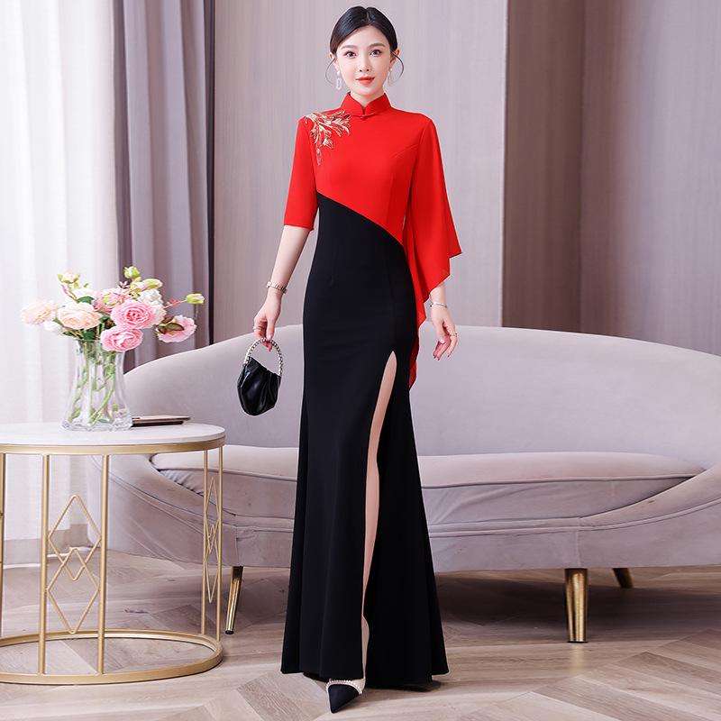 Čínské retro vyšívané šaty čchi-pao s vysokým límcem – Zeštíhlující národní styl, nadměrná velikost, ideální pro jevištní vystoupení a přehlídková mola